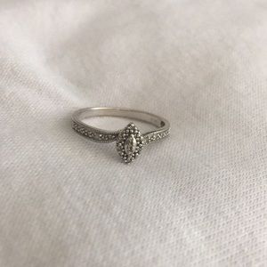 10k white gold diamond promise ring